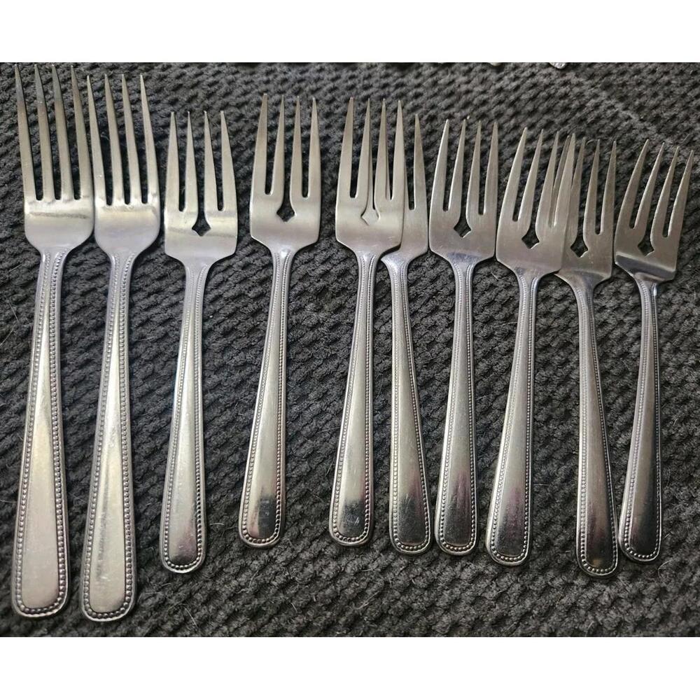 8 International Silver Essex  Salad Fork And 2 Dinner Forks